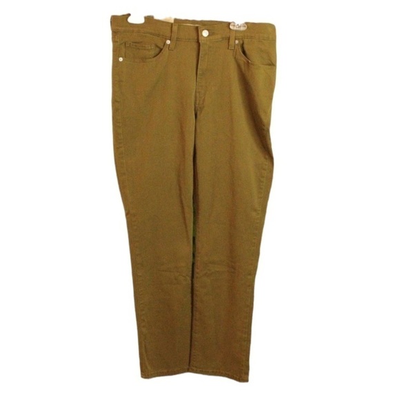 Levi's Denim - NWT Levi's Red Tab CLASSIC STRAIGHT FIT Straight Mid Rise WOMEN'S JEANS Size 10